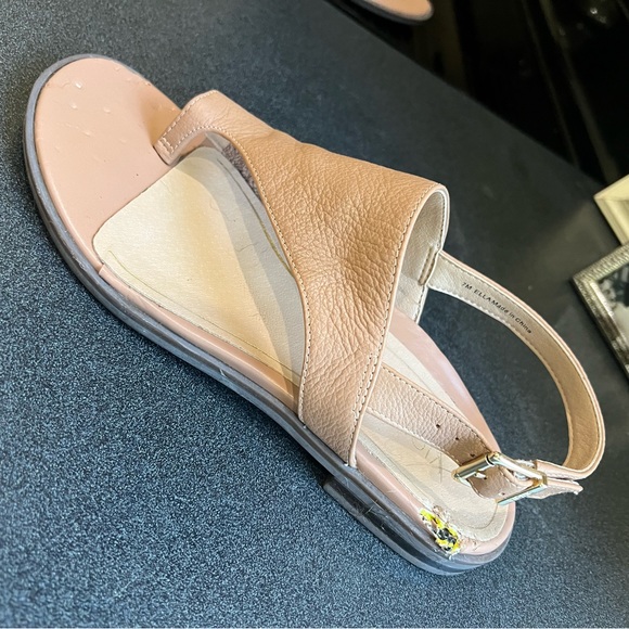 Nude Vionic Sandals - Picture 5 of 7